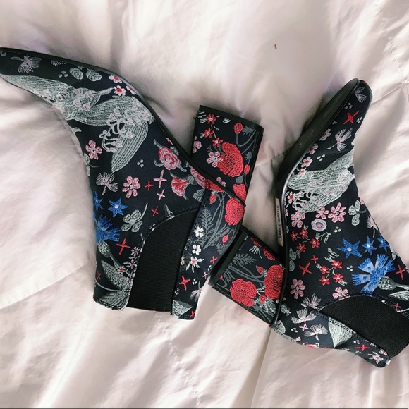 Patterned Boots - Picture 2 of 3